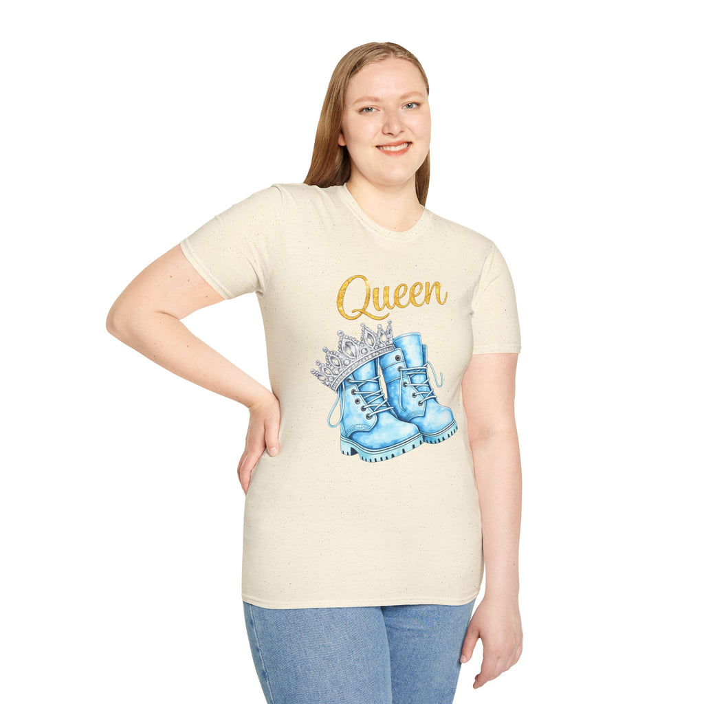 Queen Light Blue Boots Shirt – Pink Crown Graphic Tee, Cute Girly Streetwear, Fashion Queen Outfit, Trendy Women’s Statement T-Shirt
