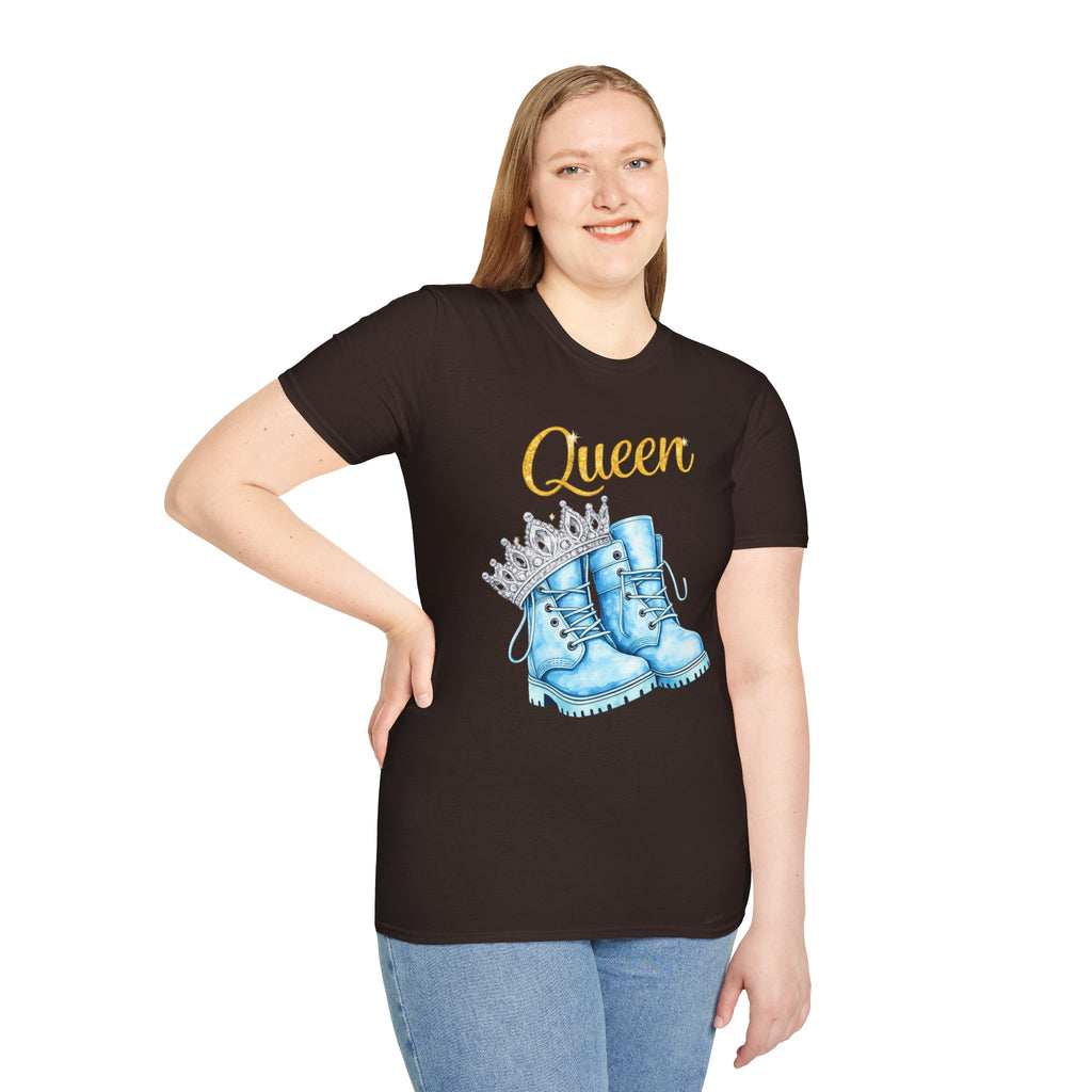 Queen Light Blue Boots Shirt – Pink Crown Graphic Tee, Cute Girly Streetwear, Fashion Queen Outfit, Trendy Women’s Statement T-Shirt