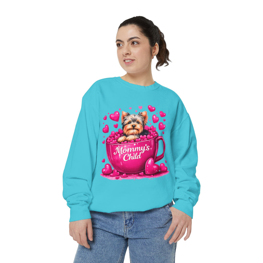 Mommy’s Child Yorkie Shirt – Cute Puppy in Mug Graphic Tee, Dog Lover Gift, Pink Heart Aesthetic, Yorkshire Terrier T-Shirt for Women