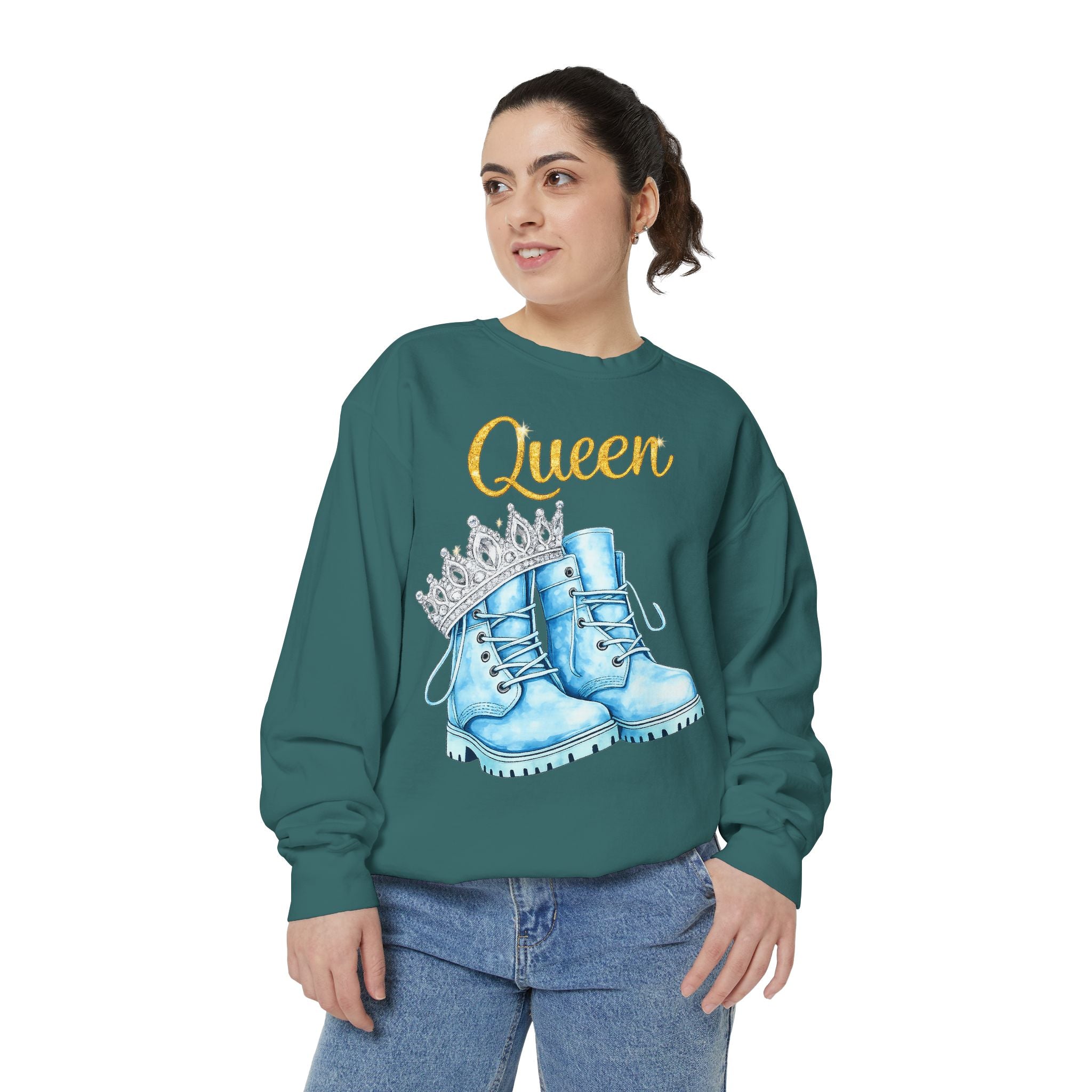 Queen Light Blue Boots Shirt – Pink Crown Graphic Tee, Cute Girly Streetwear, Fashion Queen Outfit, Trendy Women’s Statement T-Shirt