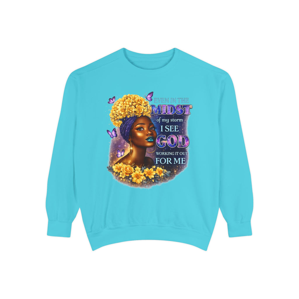 Even In The Midst I See God Sweatshirt – Faith-Based Floral Graphic Crewneck, Inspirational Christian Women’s Sweatshirt, Purple & Gold Aesthetic