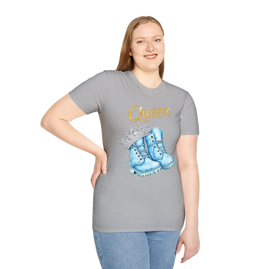 Queen Light Blue Boots Shirt – Pink Crown Graphic Tee, Cute Girly Streetwear, Fashion Queen Outfit, Trendy Women’s Statement T-Shirt